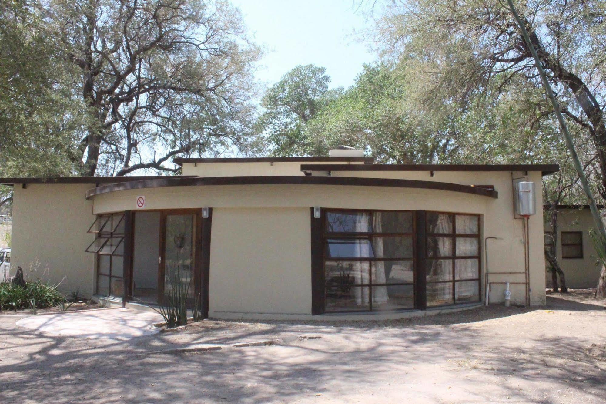 The Chiefs Guest House Moremi Game Reserve Exterior photo